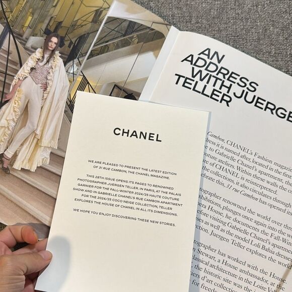 CHANEL Black Fashion Editorial Book - Picture 3 of 5